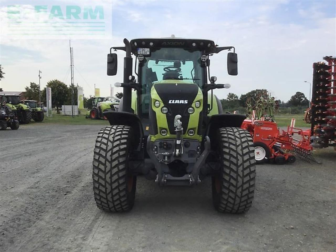 Tractor CLAAS traktor axion 830 cm