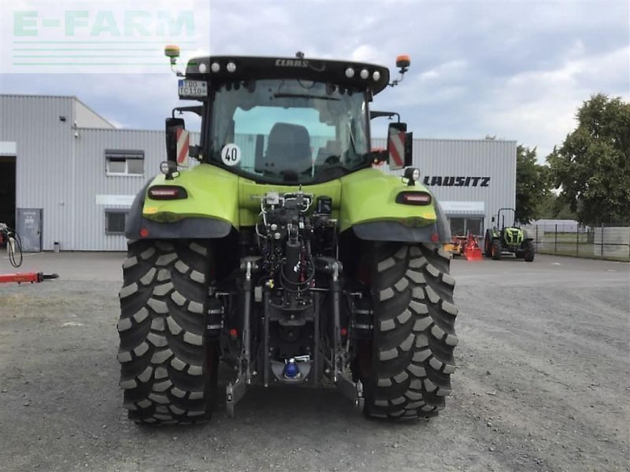 Tractor CLAAS traktor axion 830 cm
