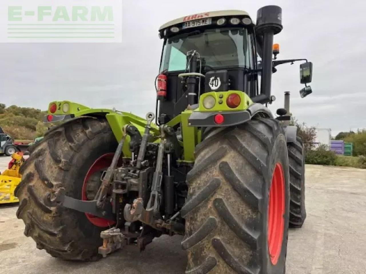 Tractor CLAAS xerion 3300