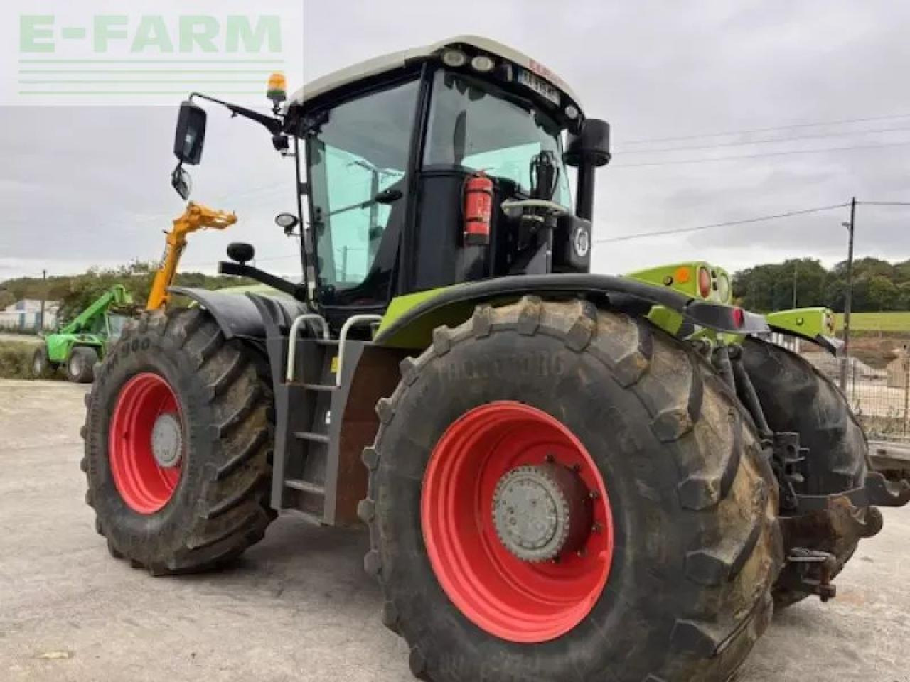 Tractor CLAAS xerion 3300