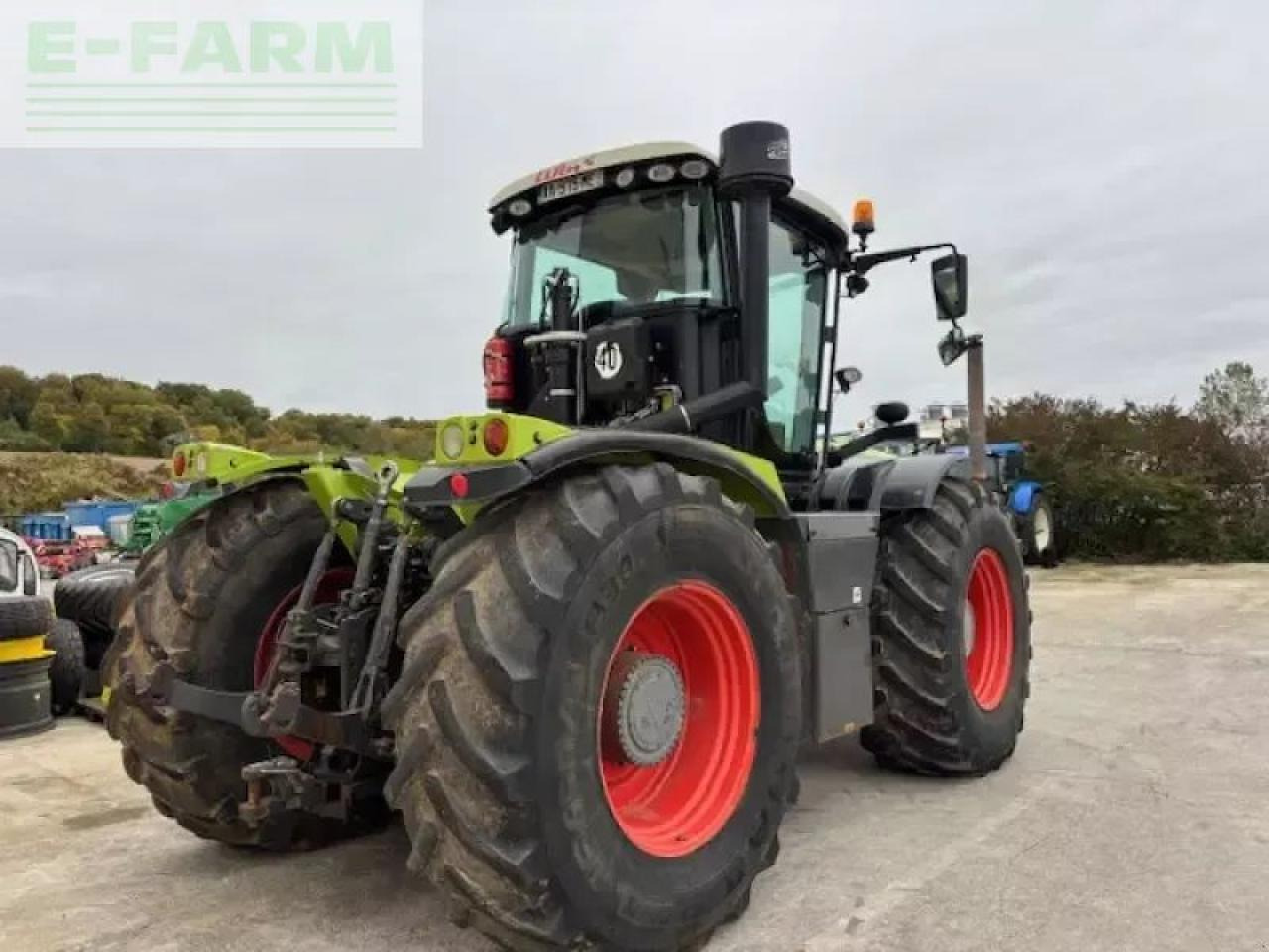 Tractor CLAAS xerion 3300