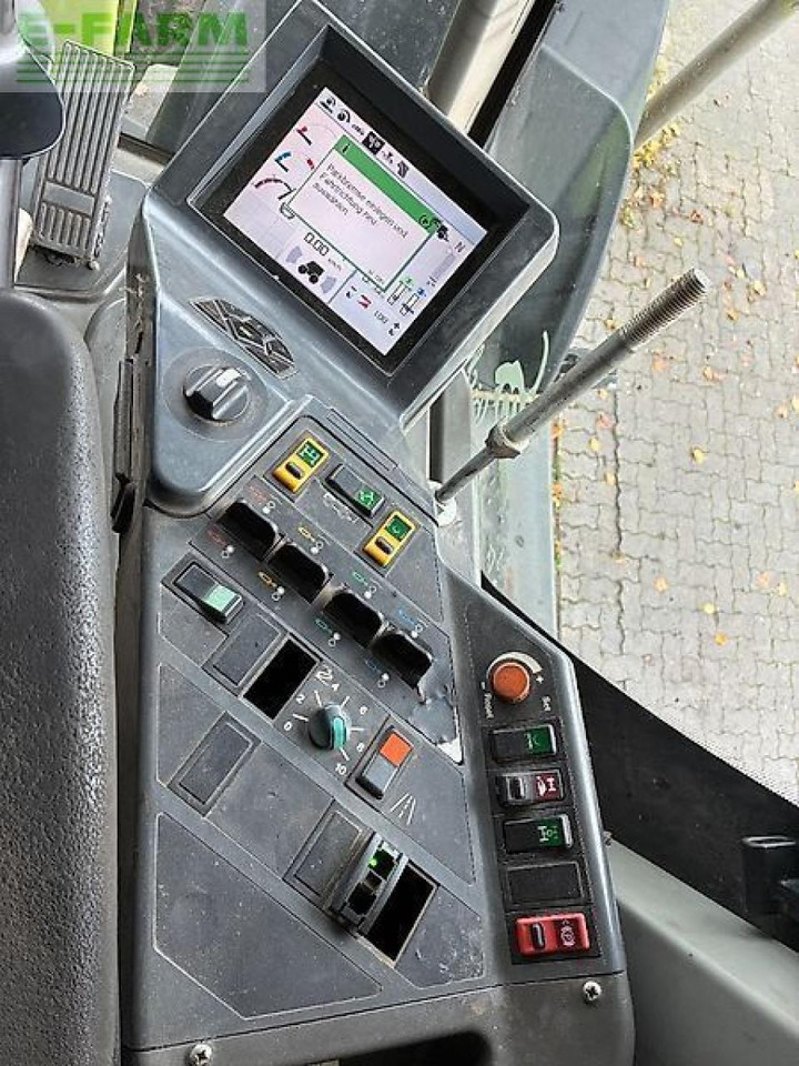 Tractor CLAAS xerion 3300 trac TRAC