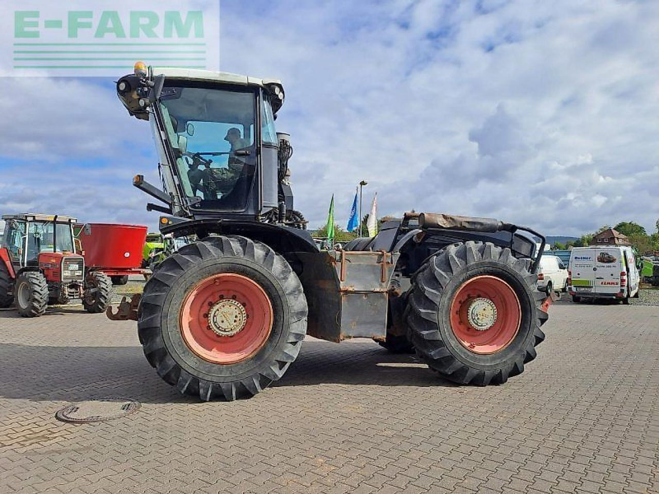 Tractor CLAAS xerion 3300 trac vc TRAC VC