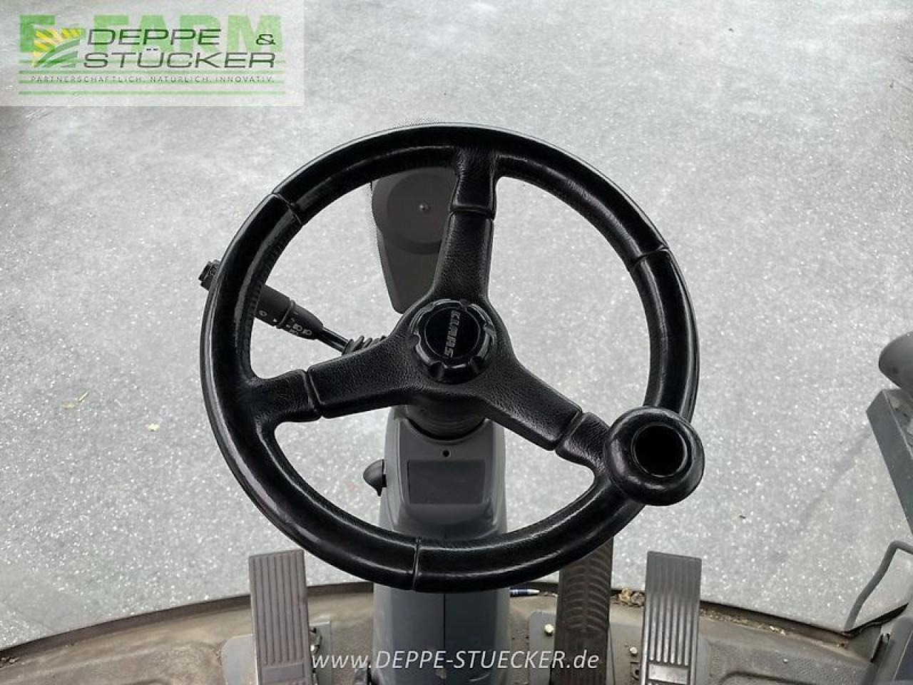 Tractor CLAAS xerion 3800 saddle trac SADDLE TRAC