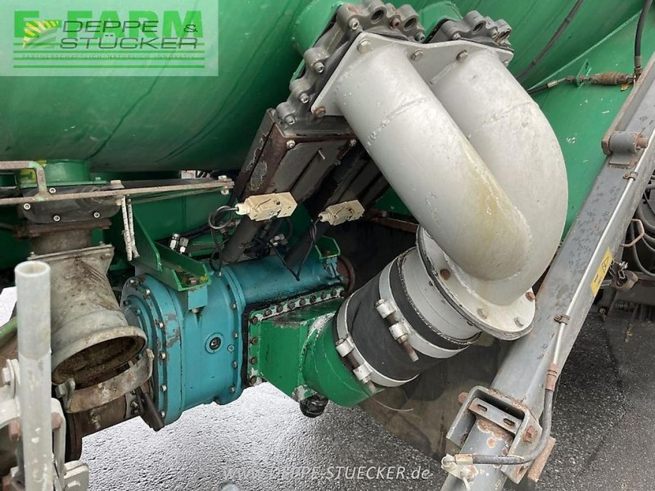 Tractor CLAAS xerion 3800 saddle trac SADDLE TRAC