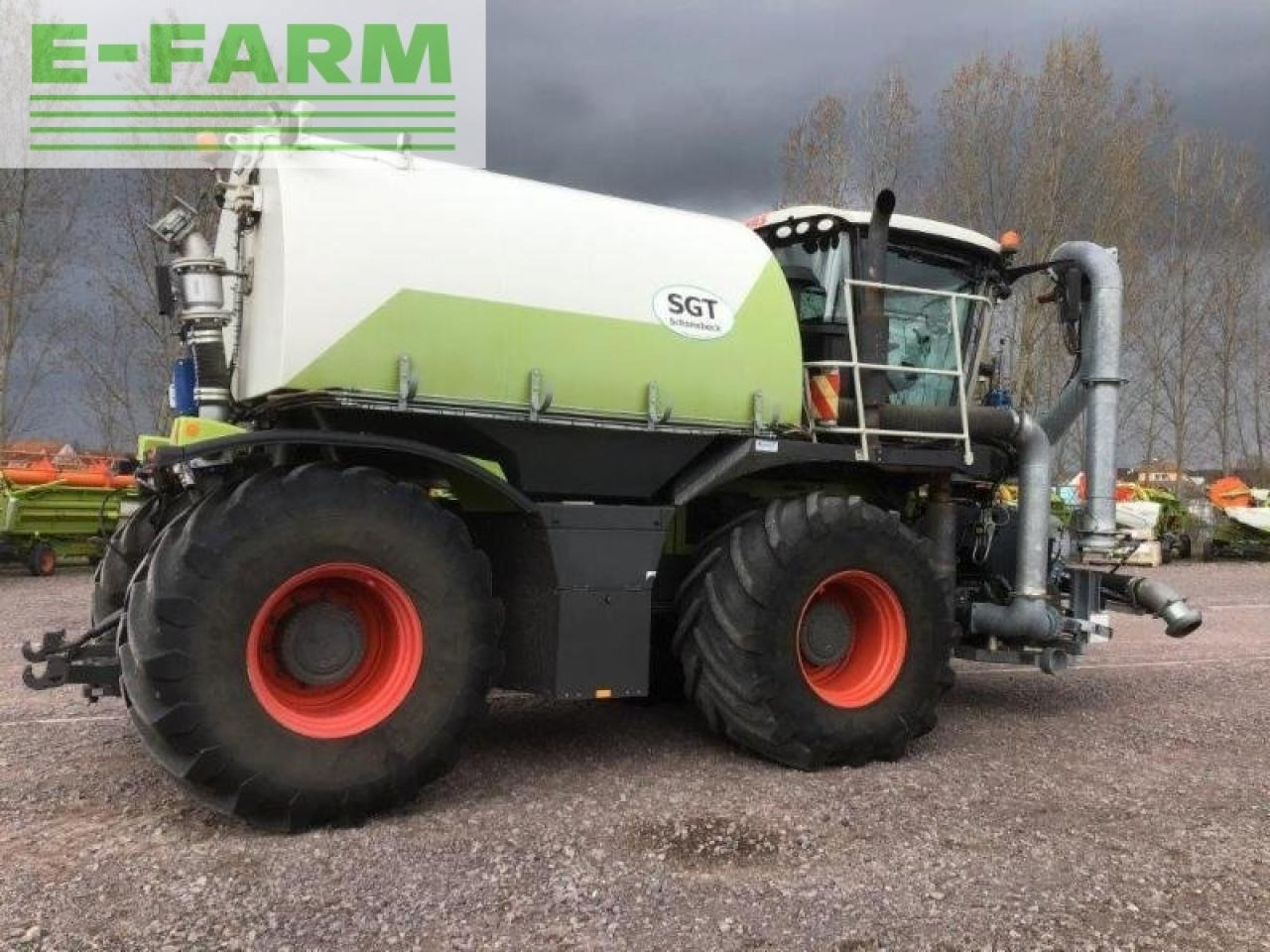 Tractor CLAAS xerion 3800 saddle trac SADDLE TRAC
