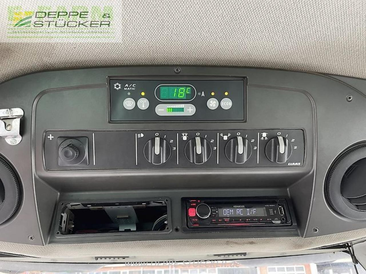 Tractor CLAAS xerion 3800 saddle trac SADDLE TRAC