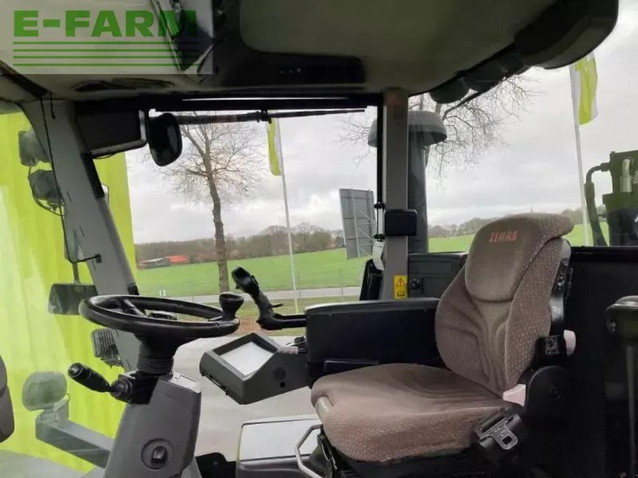 Tractor CLAAS xerion 3800 trac vc TRAC VC