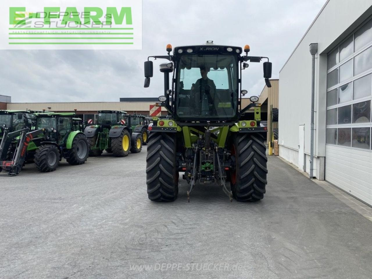 Tractor CLAAS xerion 3800 trac vc TRAC VC