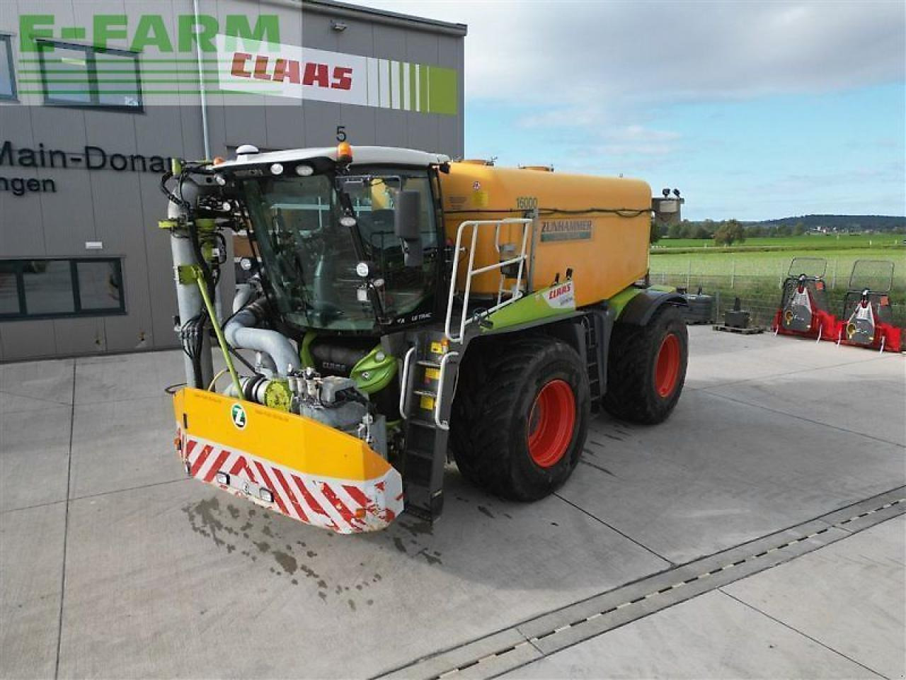 Tractor CLAAS xerion 4000 saddle trac SADDLE TRAC