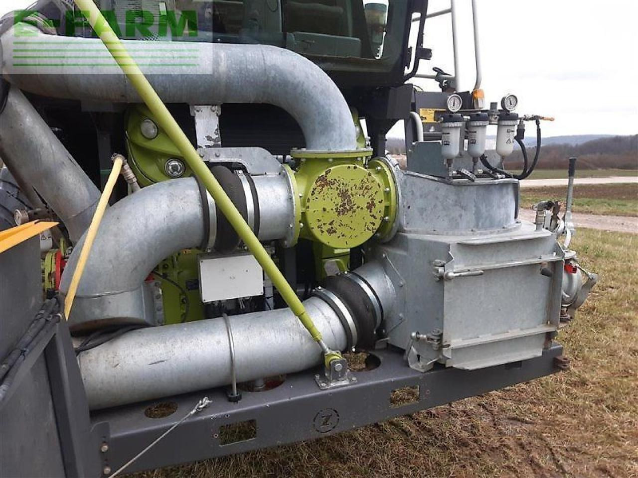 Tractor CLAAS xerion 4000 saddle trac SADDLE TRAC