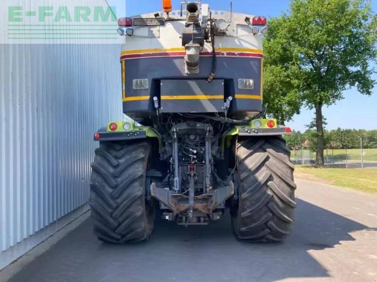 Tractor CLAAS xerion 4000 saddle trac SADDLE TRAC
