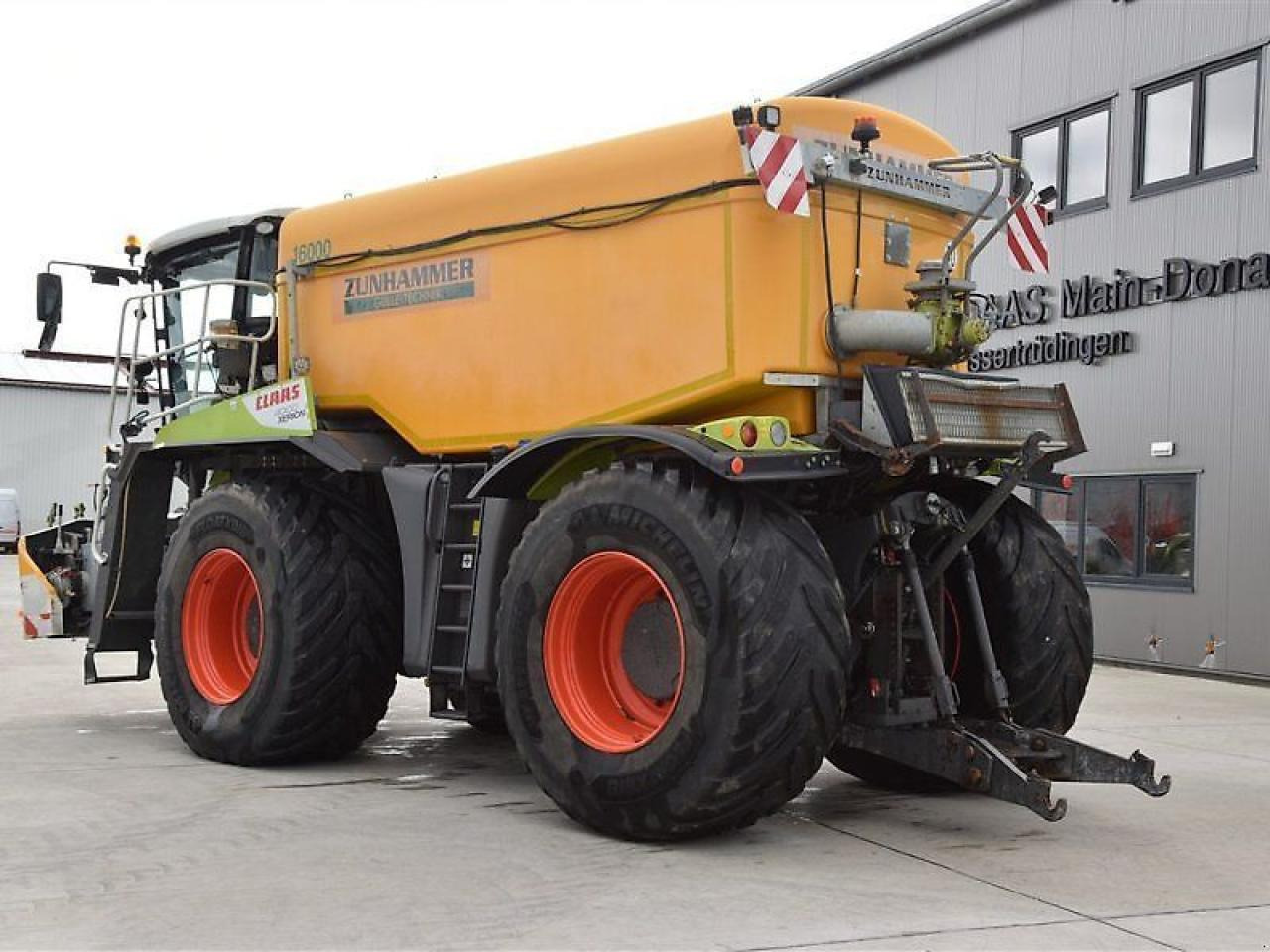 Tractor CLAAS xerion 4000 saddle trac SADDLE TRAC