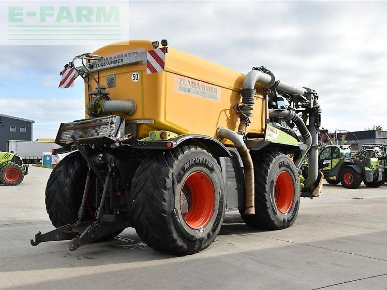 Tractor CLAAS xerion 4000 saddle trac SADDLE TRAC