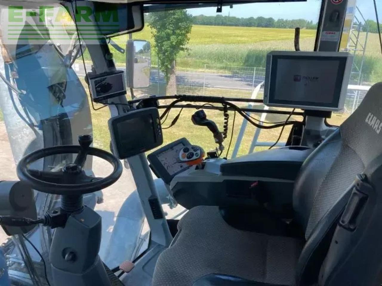 Tractor CLAAS xerion 4000 saddle trac SADDLE TRAC
