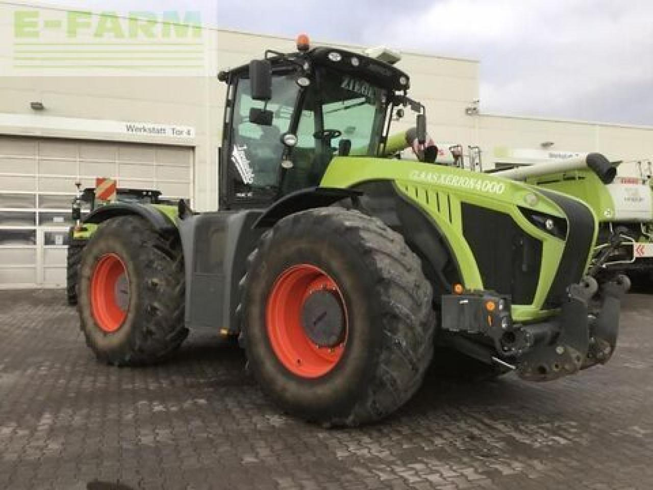 Tractor CLAAS xerion 4000 trac vc TRAC VC