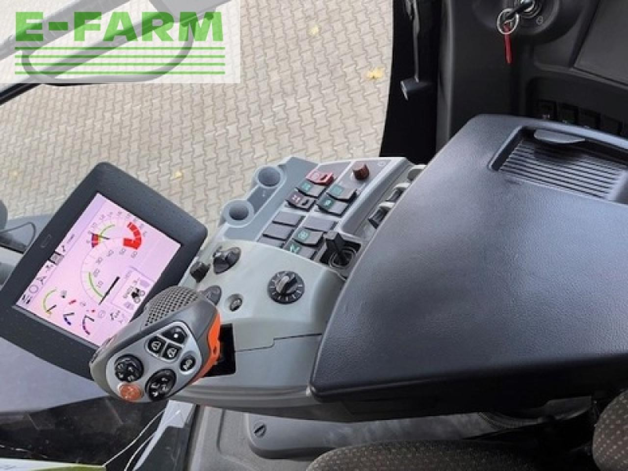 Tractor CLAAS xerion 4000 trac vc TRAC VC