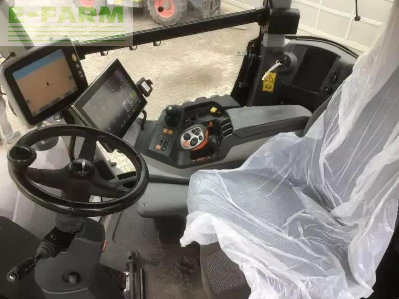 Tractor CLAAS xerion 4200 trac vc TRAC VC
