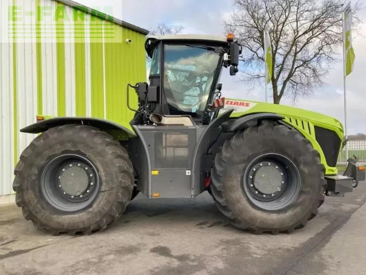 Tractor CLAAS xerion 4200 trac vc TRAC VC