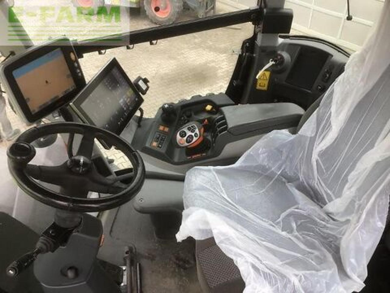 Tractor CLAAS xerion 4200 trac vc TRAC VC