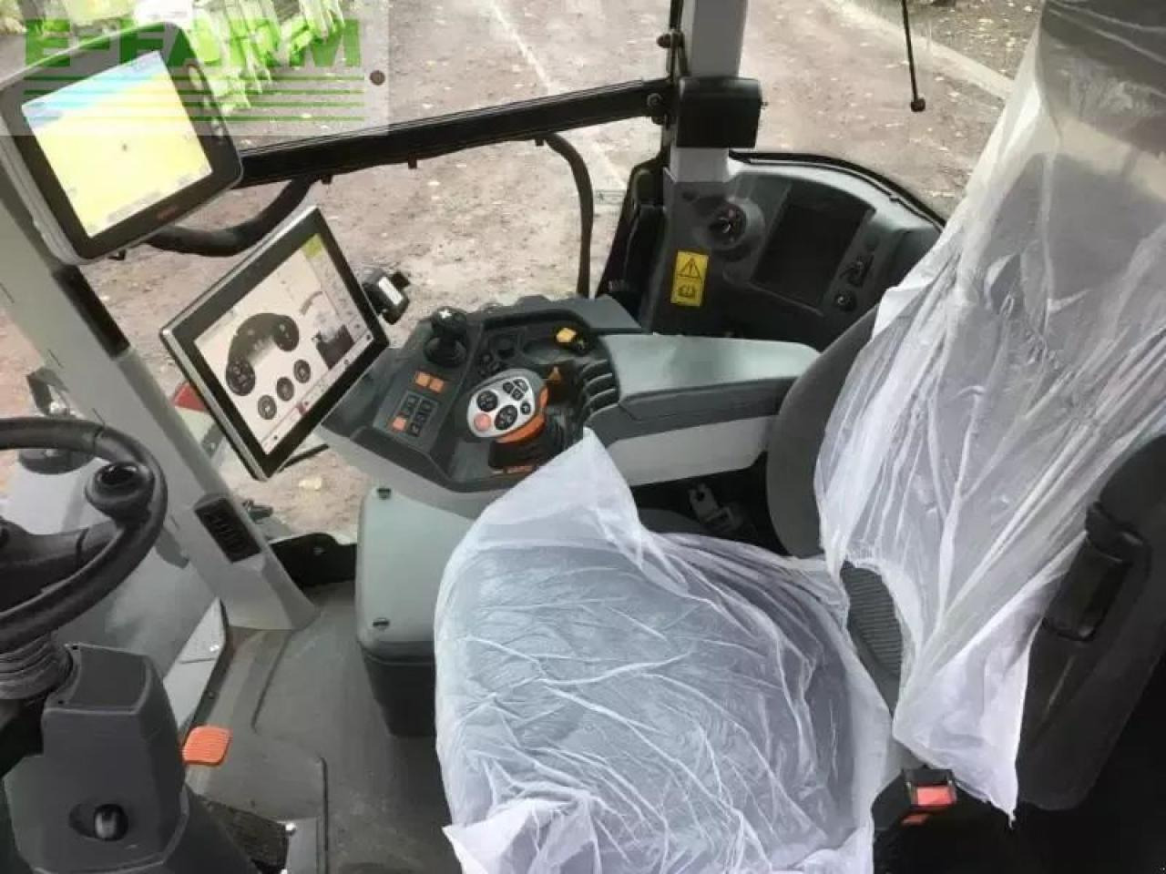 Tractor CLAAS xerion 4200 trac vc TRAC VC