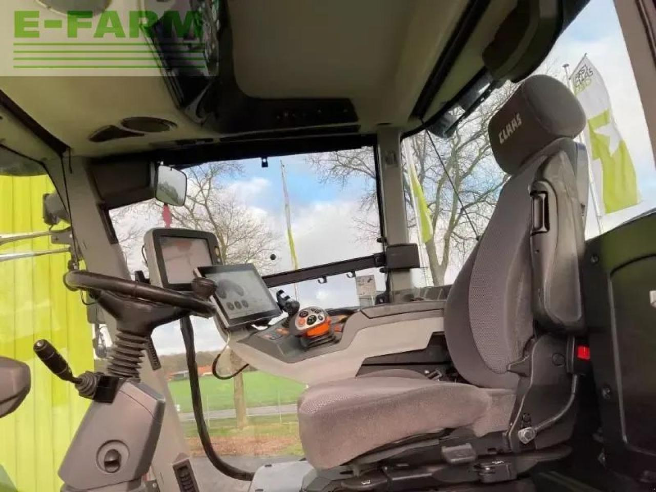 Tractor CLAAS xerion 4200 trac vc TRAC VC