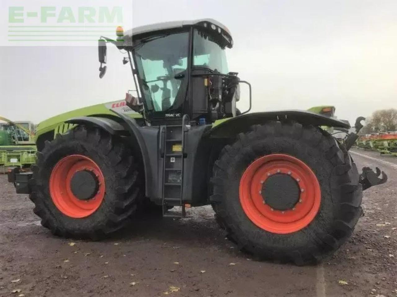 Tractor CLAAS xerion 4200 trac vc TRAC VC