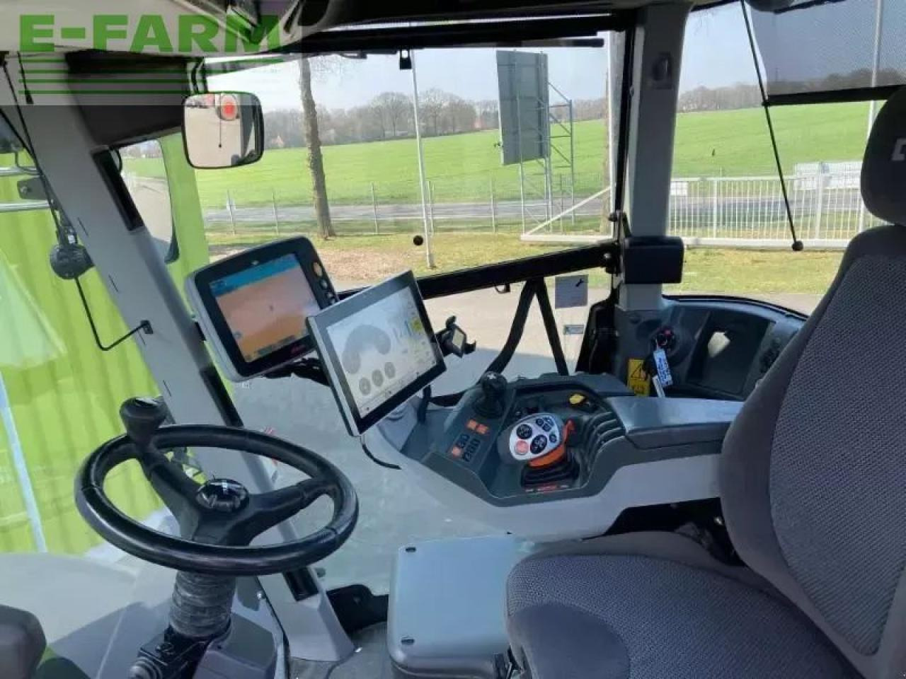 Tractor CLAAS xerion 4200 trac vc TRAC VC