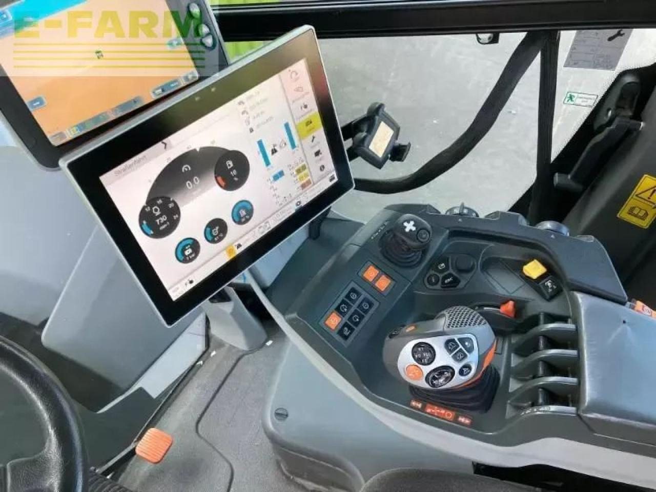 Tractor CLAAS xerion 4200 trac vc TRAC VC