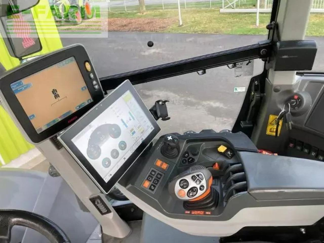 Tractor CLAAS xerion 4200 trac vc TRAC VC