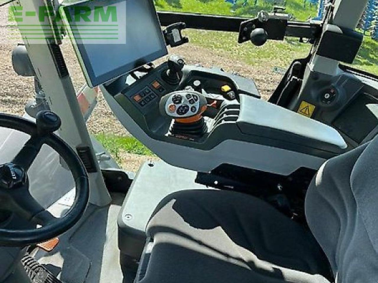 Tractor CLAAS xerion 4200 trac vc TRAC VC