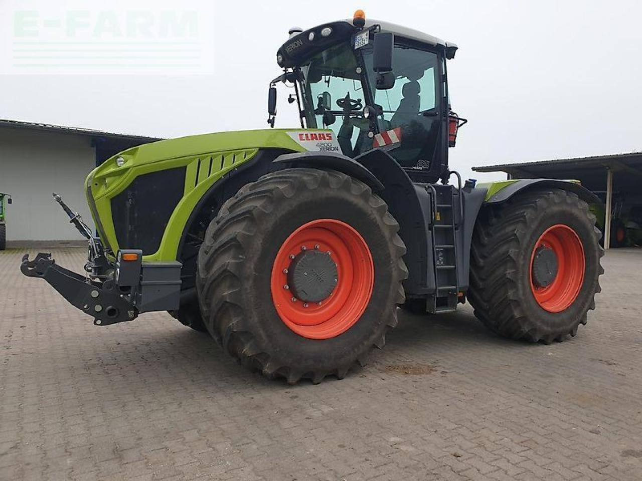 Tractor CLAAS xerion 4200 trac vc + rtk TRAC VC