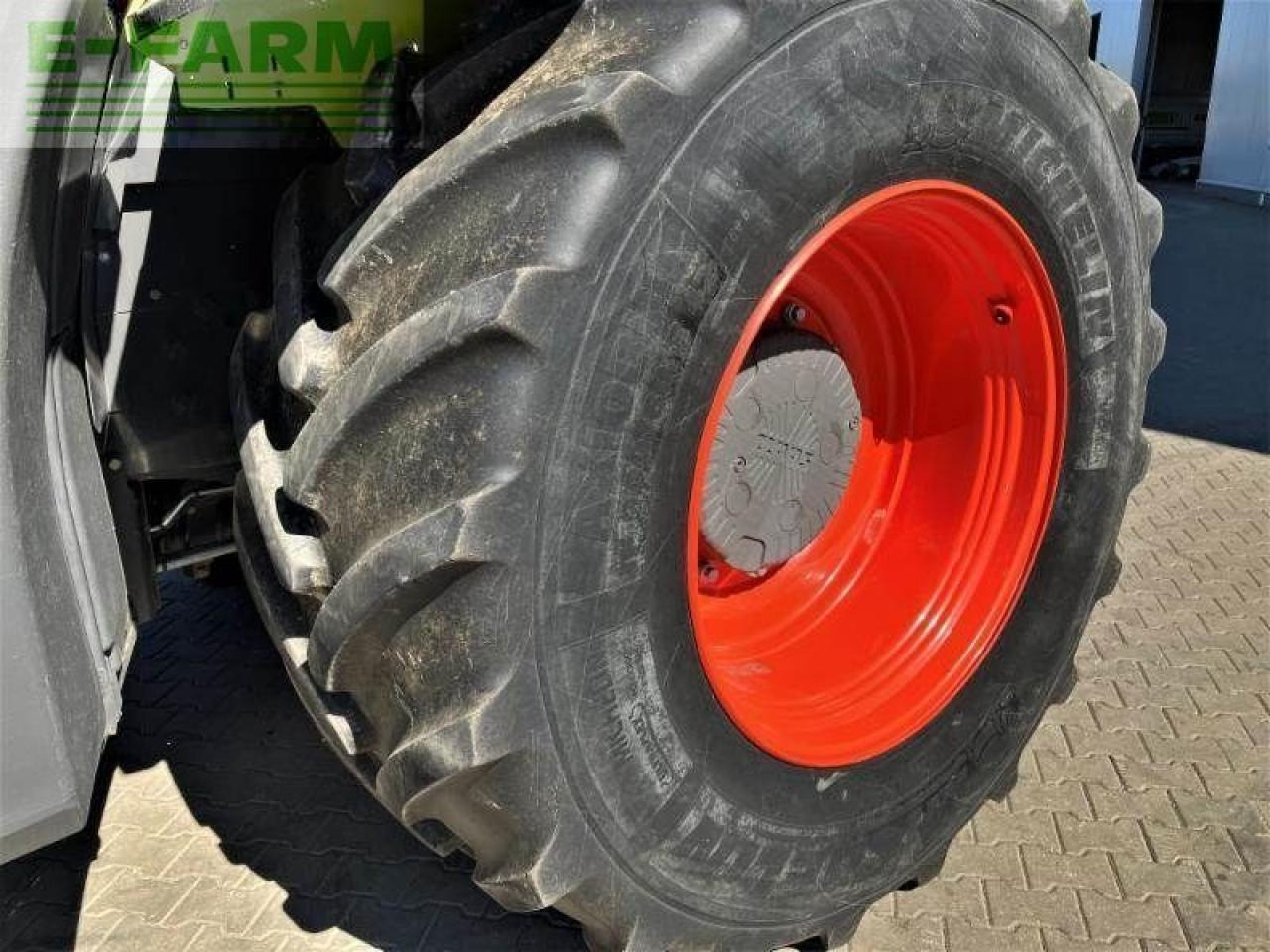 Tractor CLAAS xerion 5000