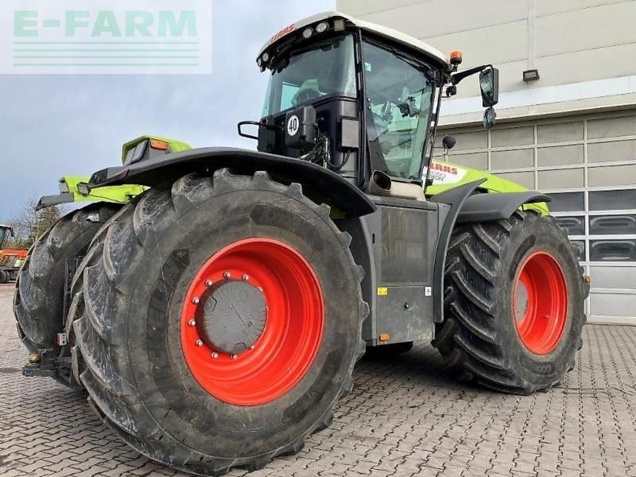 Tractor CLAAS xerion 5000 trac