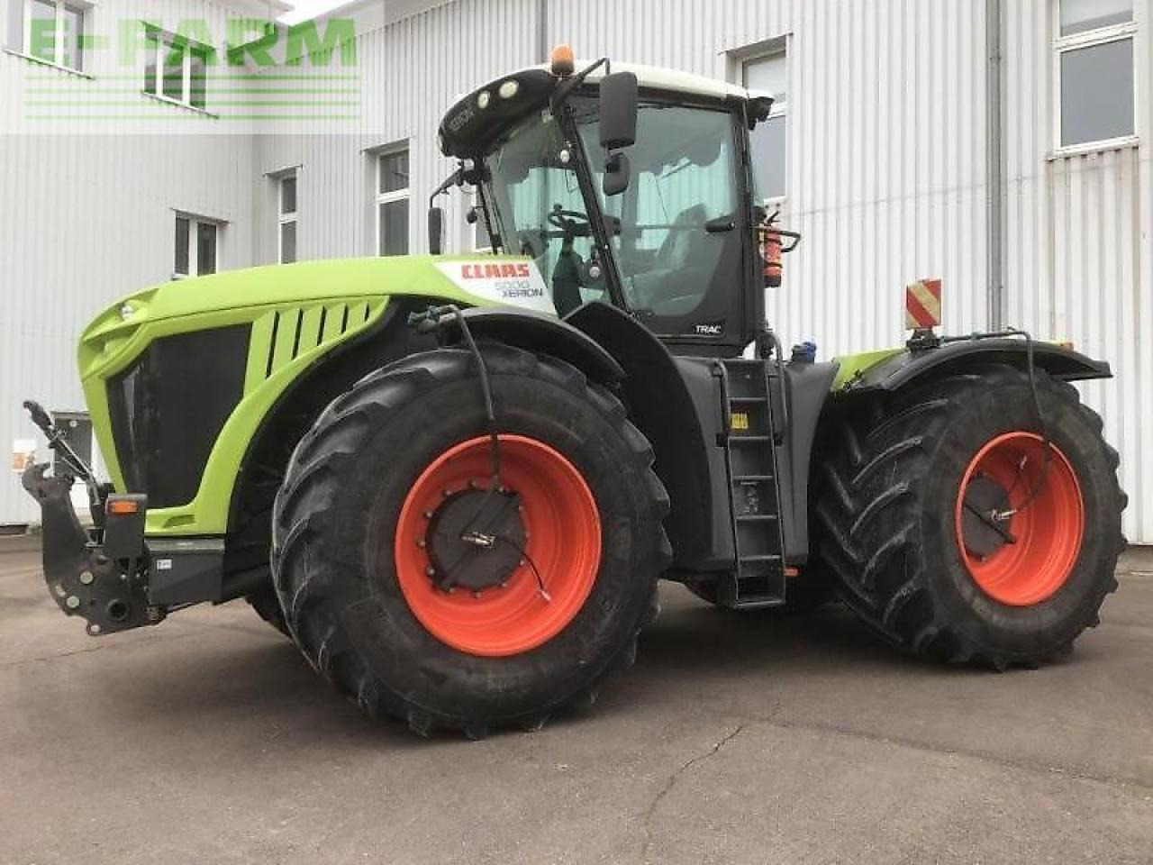 Tractor CLAAS xerion 5000 trac
