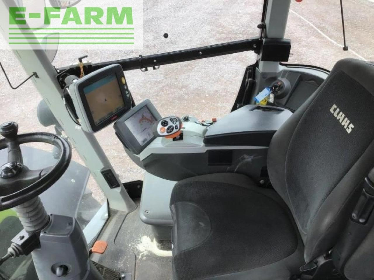 Tractor CLAAS xerion 5000 trac