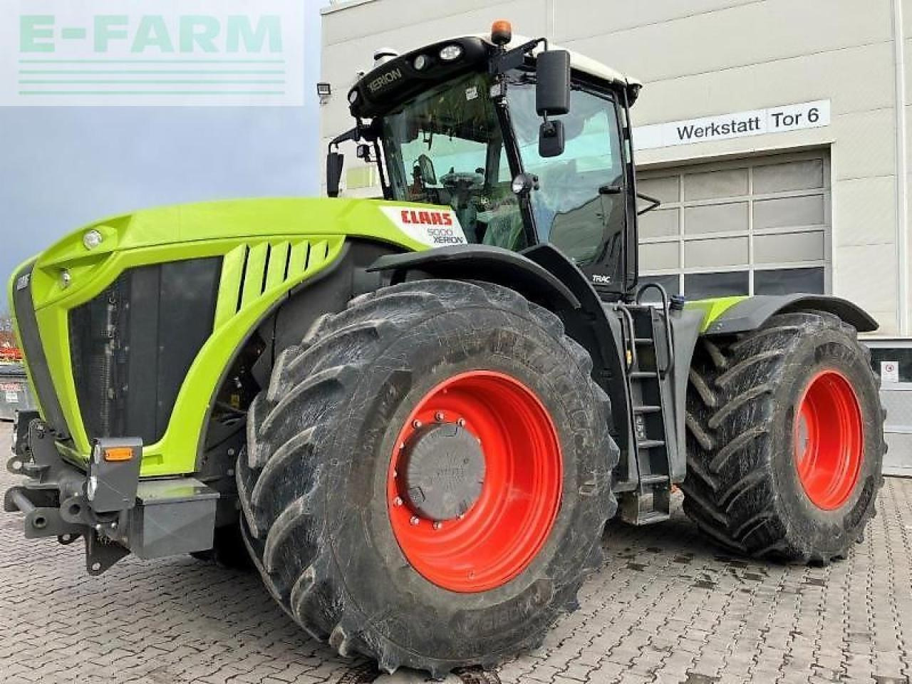 Tractor CLAAS xerion 5000 trac TRAC