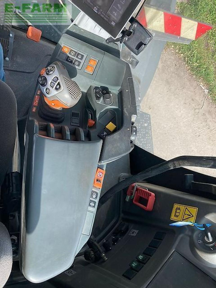 Tractor CLAAS xerion 5000 trac TRAC