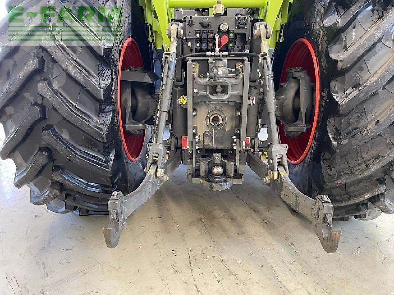 Tractor CLAAS xerion 5000 trac vc TRAC VC