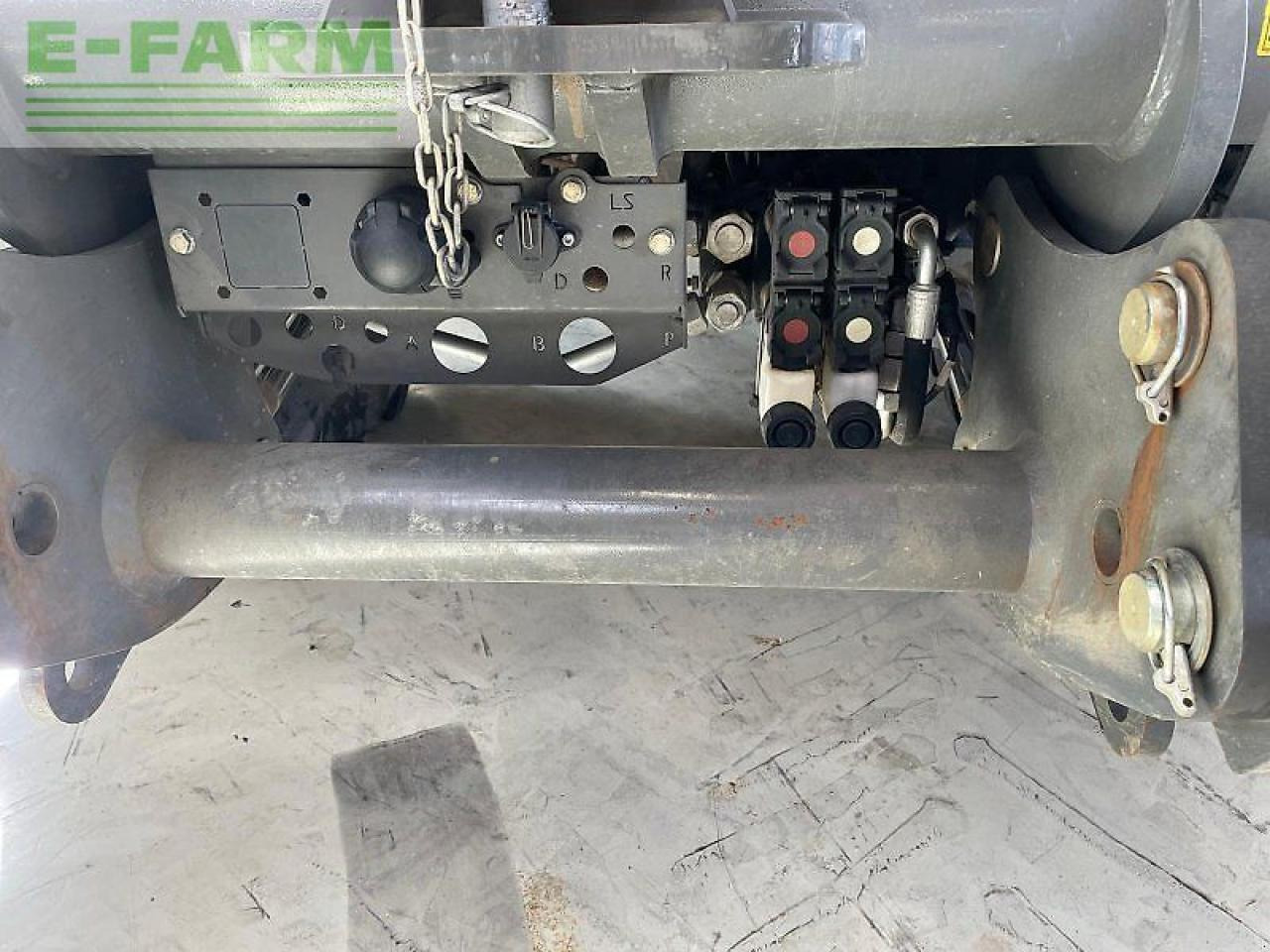 Tractor CLAAS xerion 5000 trac vc TRAC VC