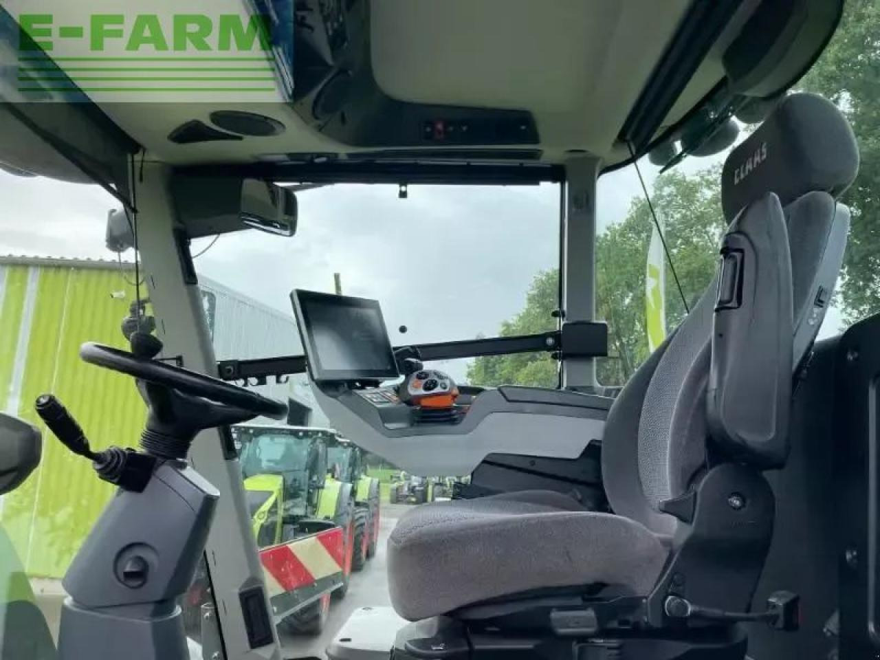 Tractor CLAAS xerion 5000 trac vc TRAC VC