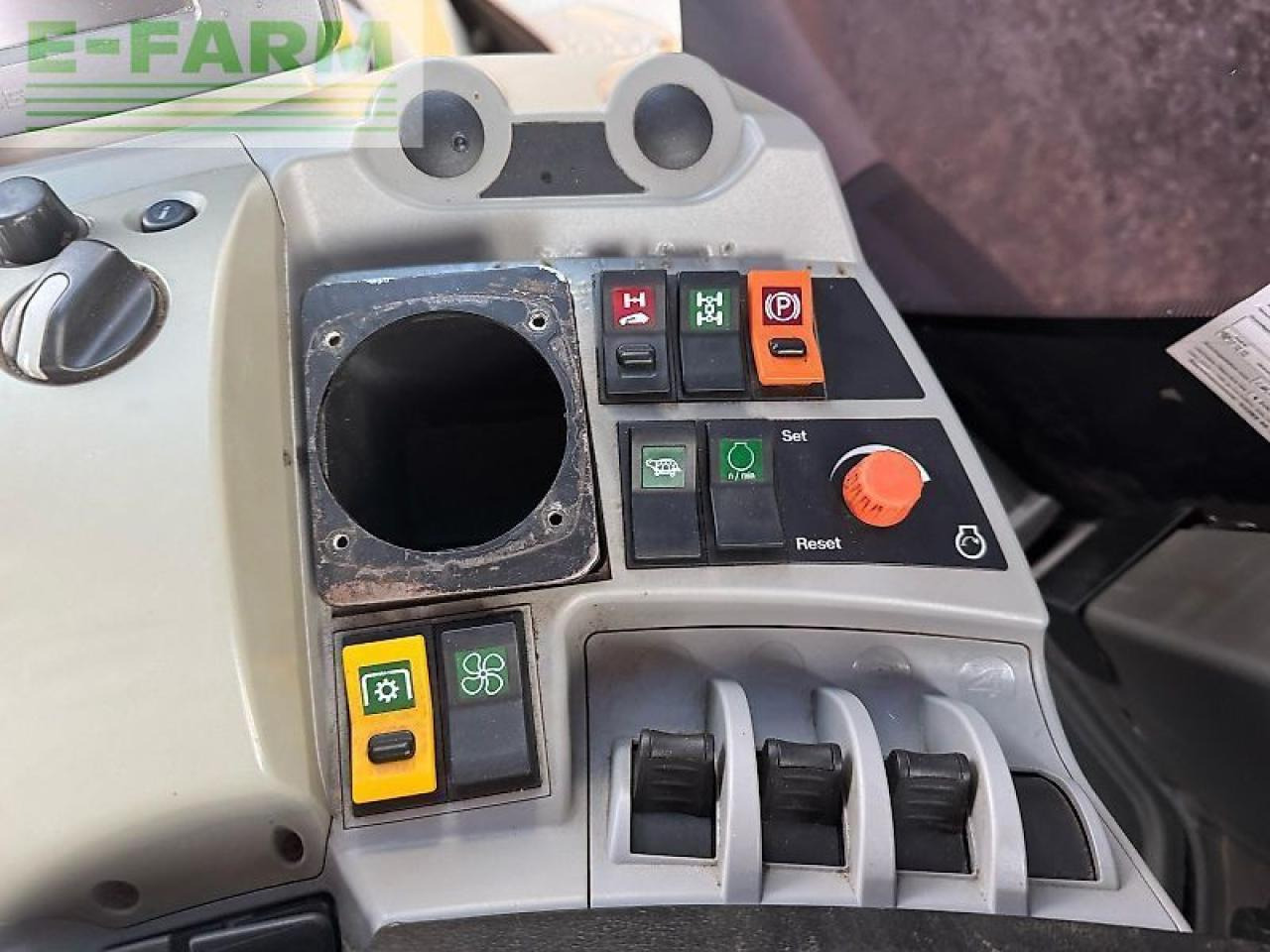 Tractor CLAAS xerion 5000 trac vc TRAC VC