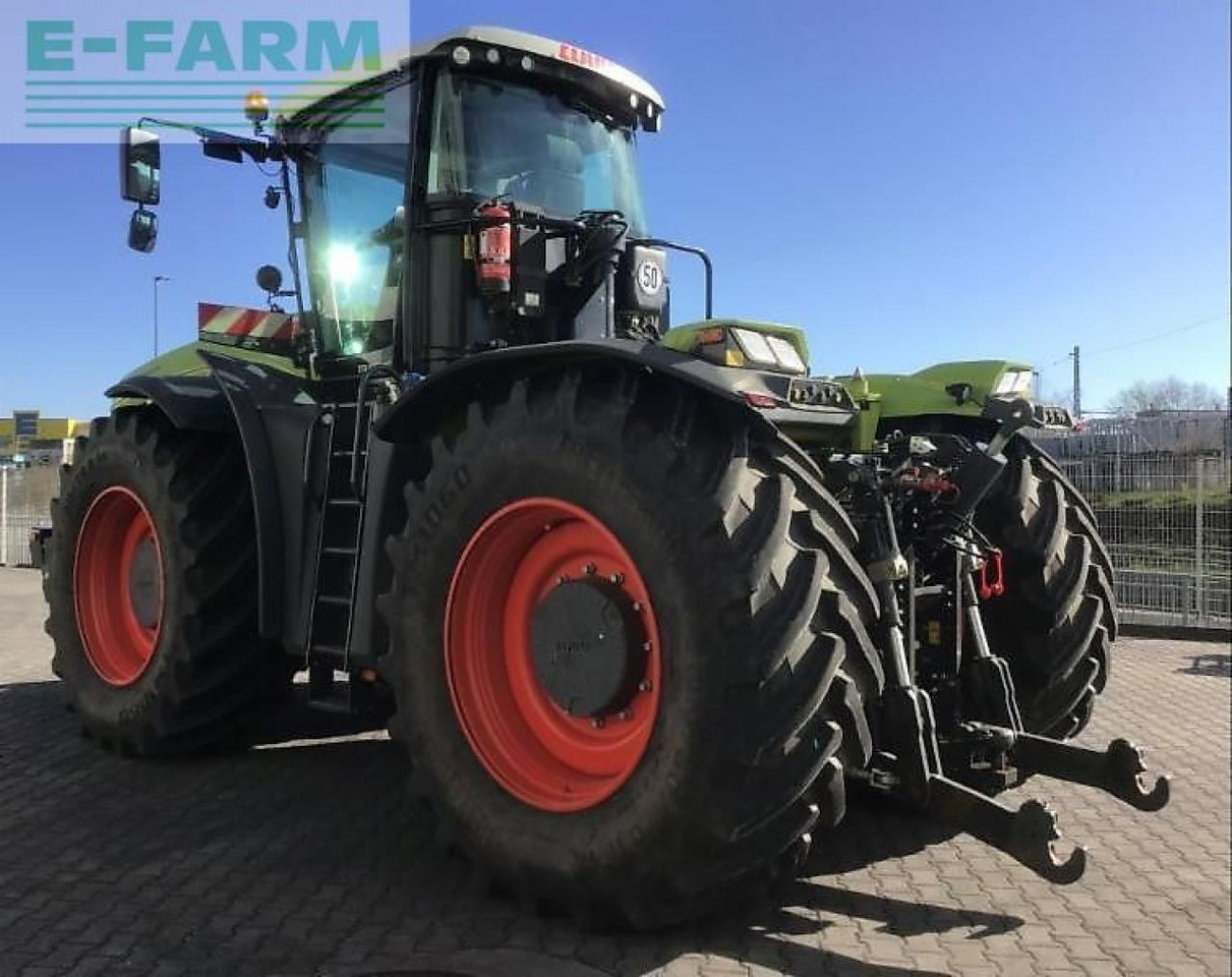 Tractor CLAAS xerion 5000 vc