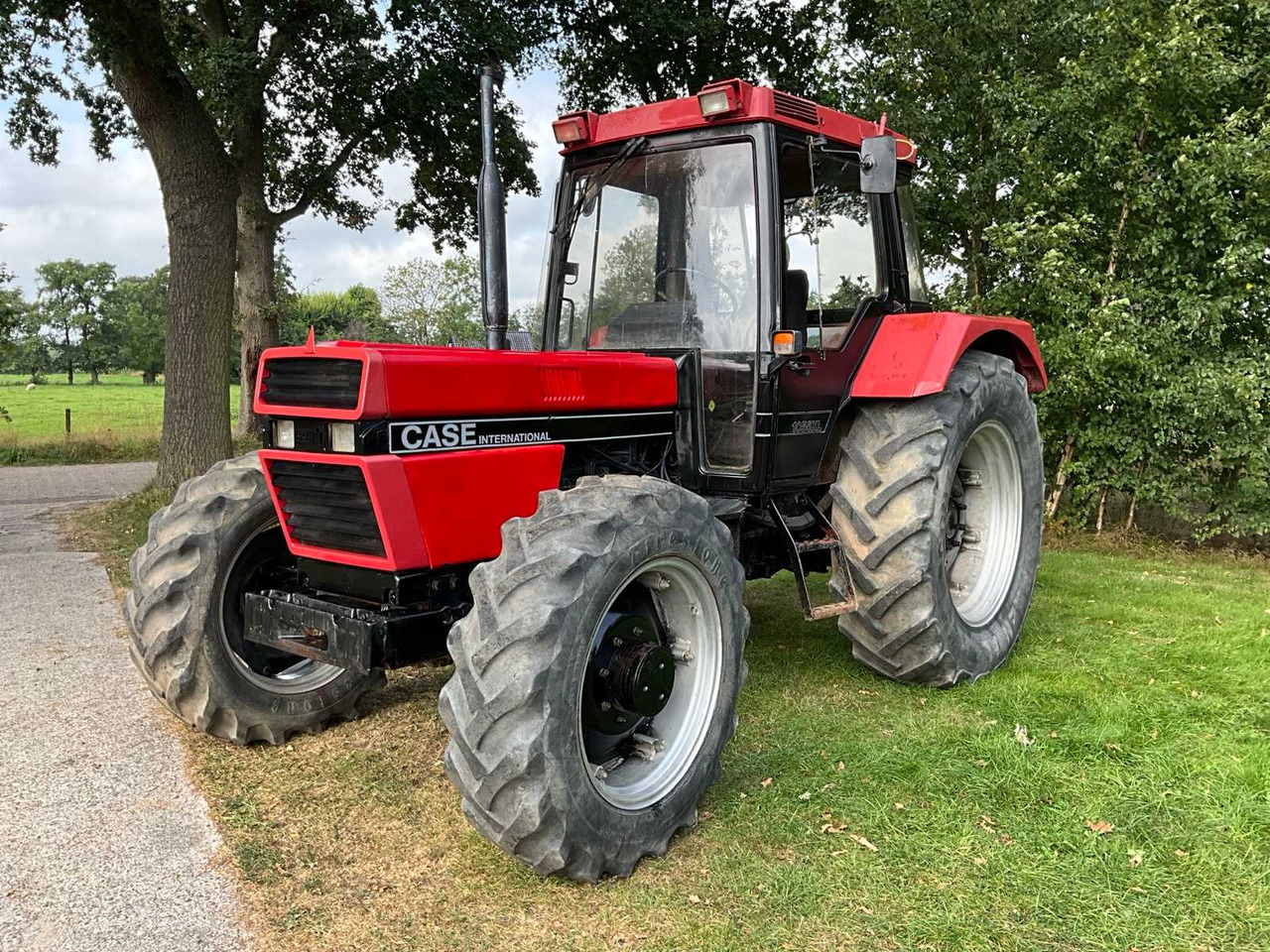 Tractor Case IH 1056XL
