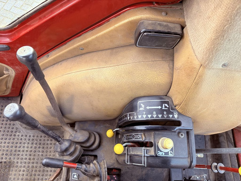 Tractor Case IH 845 XL