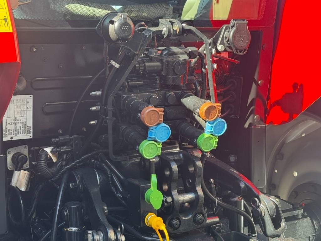 Tractor Case IH Farmall 100C, loader ready, EHR, 2023!!