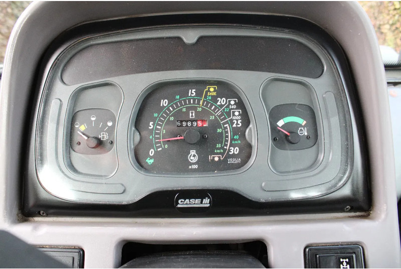 Tractor Case IH JX80U