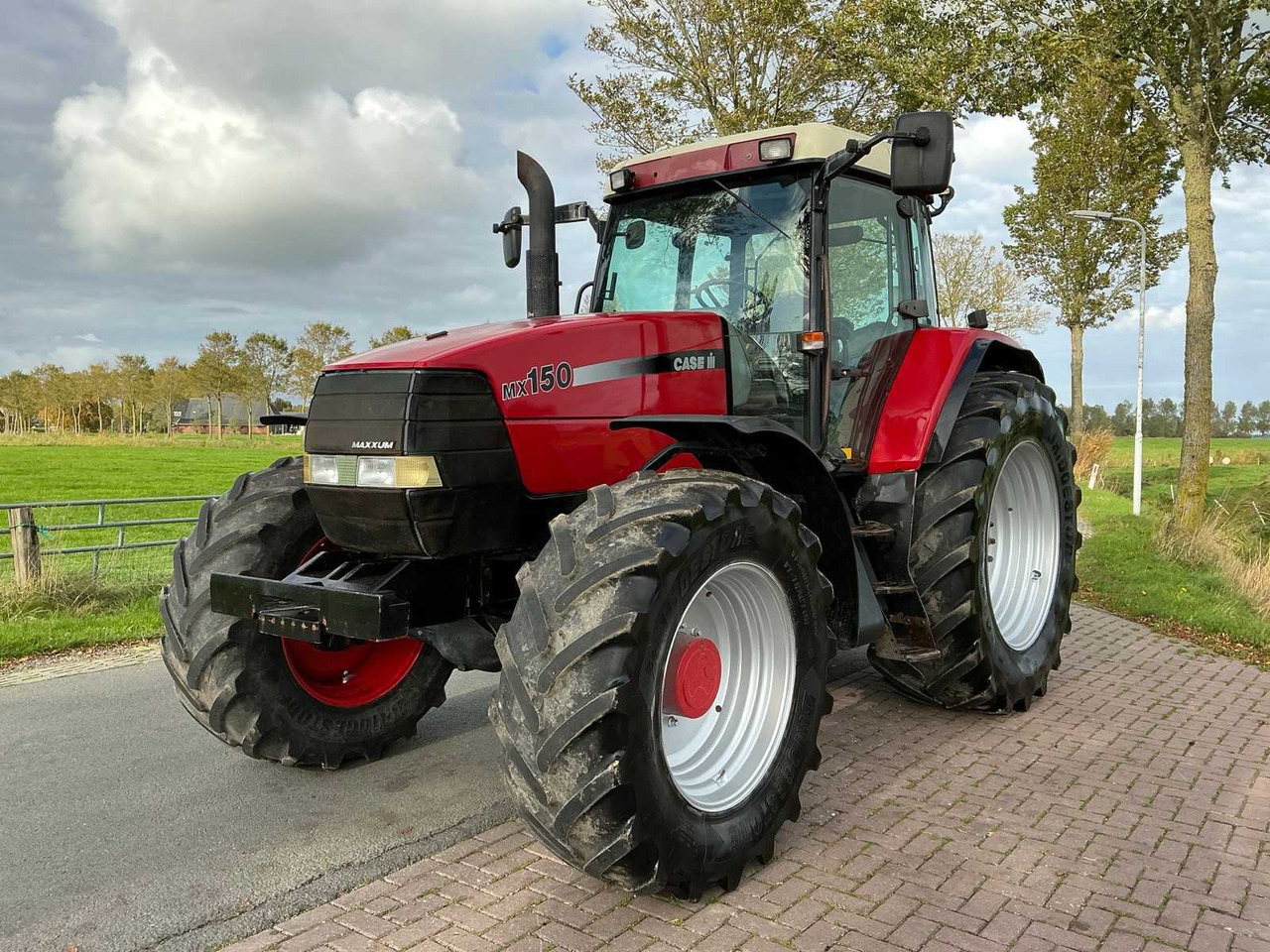 Tractor Case IH MX 150
