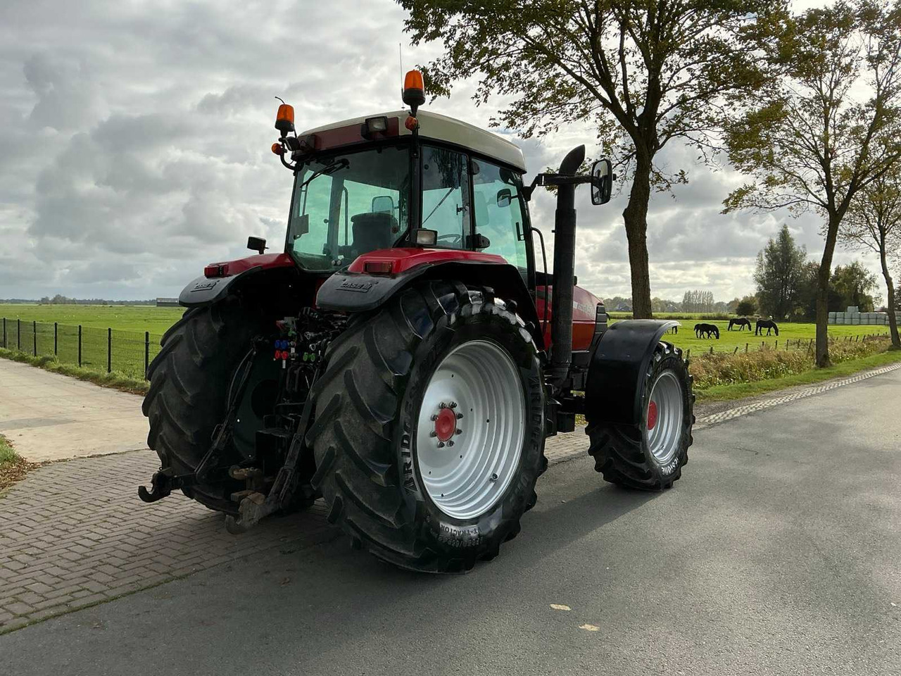 Tractor Case IH MX 150