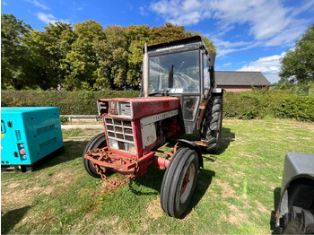 Tractor Case International 743